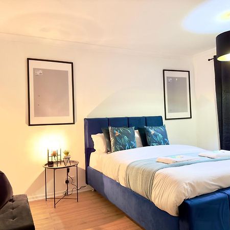 Rnm - Business Professionals Ready, Cost Effective For Large Stays! 3 Bedroom Lounge, Private Access & Entire Place, Kitchen & Washroom With Amenities, Smart Tv, Easy Access, Fast Wifi, Large Driveway, Great Transport Links, Near Worcester Hospital A Екстер'єр фото