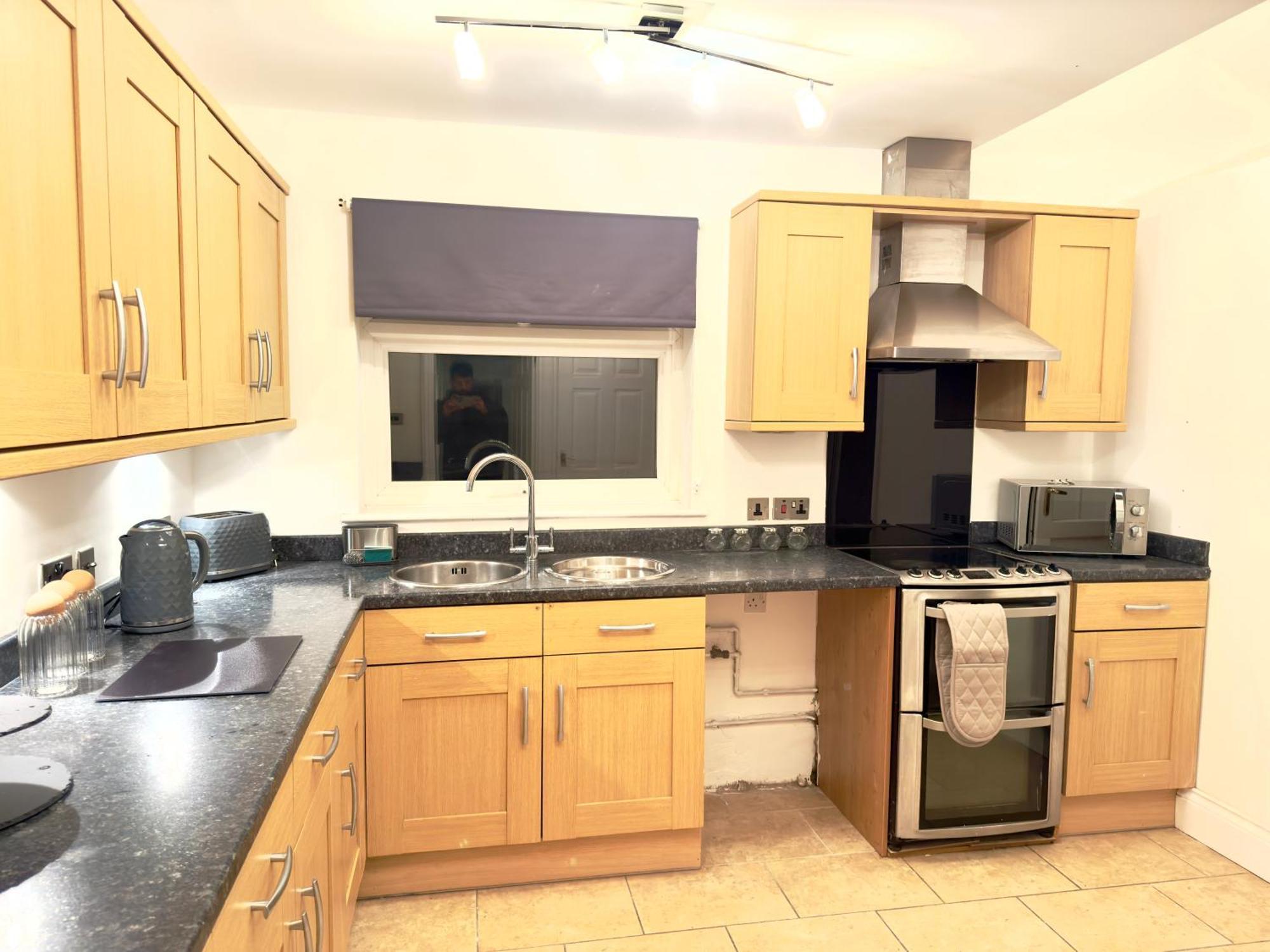 Rnm - Business Professionals Ready, Cost Effective For Large Stays! 3 Bedroom Lounge, Private Access & Entire Place, Kitchen & Washroom With Amenities, Smart Tv, Easy Access, Fast Wifi, Large Driveway, Great Transport Links, Near Worcester Hospital A Екстер'єр фото