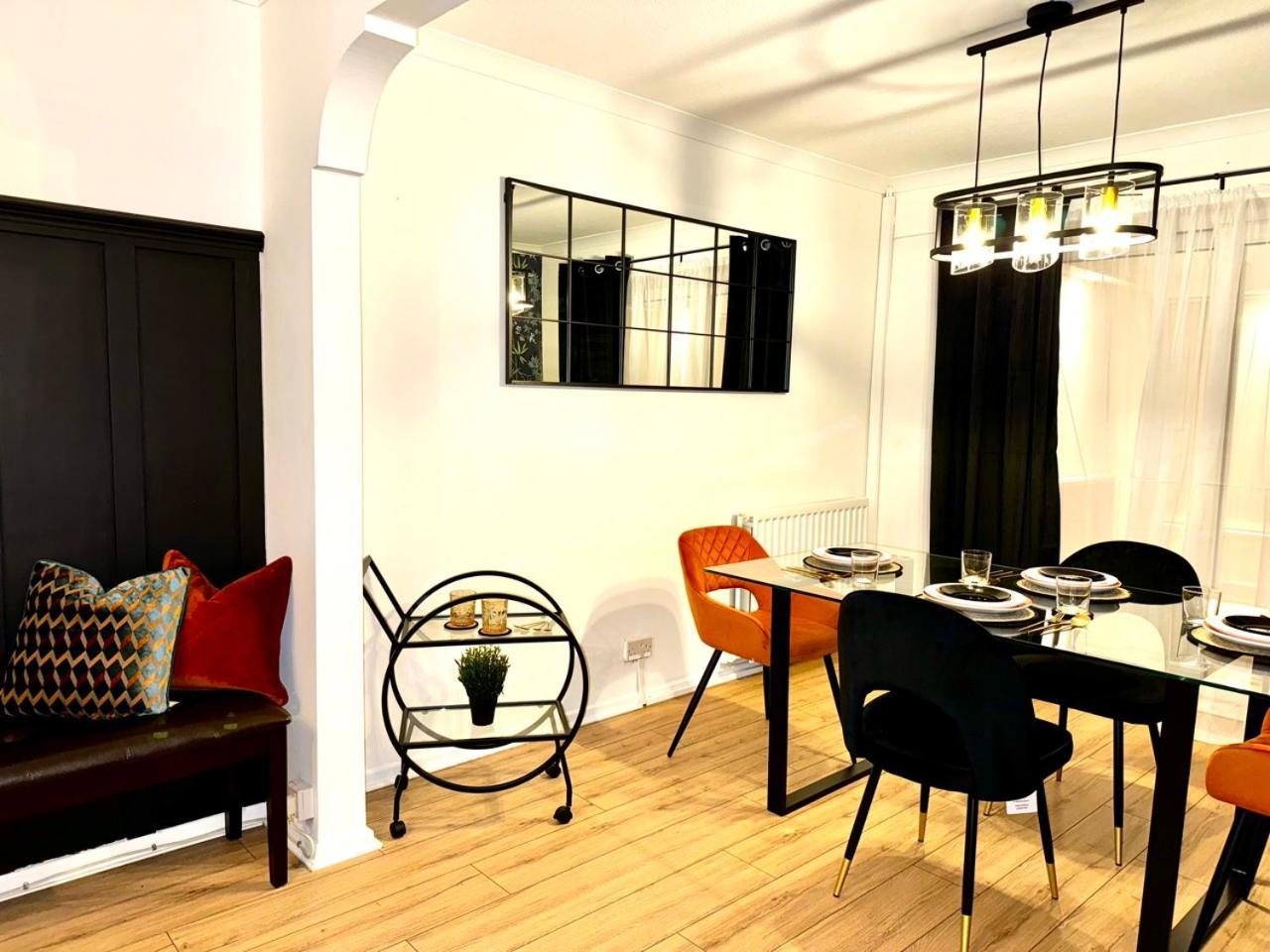 Rnm - Business Professionals Ready, Cost Effective For Large Stays! 3 Bedroom Lounge, Private Access & Entire Place, Kitchen & Washroom With Amenities, Smart Tv, Easy Access, Fast Wifi, Large Driveway, Great Transport Links, Near Worcester Hospital A Екстер'єр фото