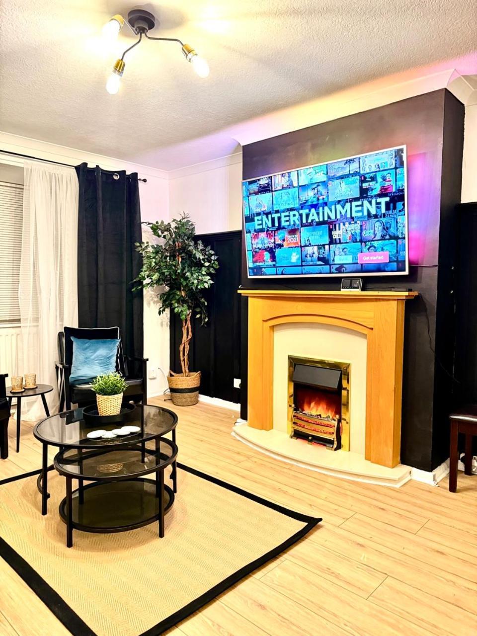 Rnm - Business Professionals Ready, Cost Effective For Large Stays! 3 Bedroom Lounge, Private Access & Entire Place, Kitchen & Washroom With Amenities, Smart Tv, Easy Access, Fast Wifi, Large Driveway, Great Transport Links, Near Worcester Hospital A Екстер'єр фото