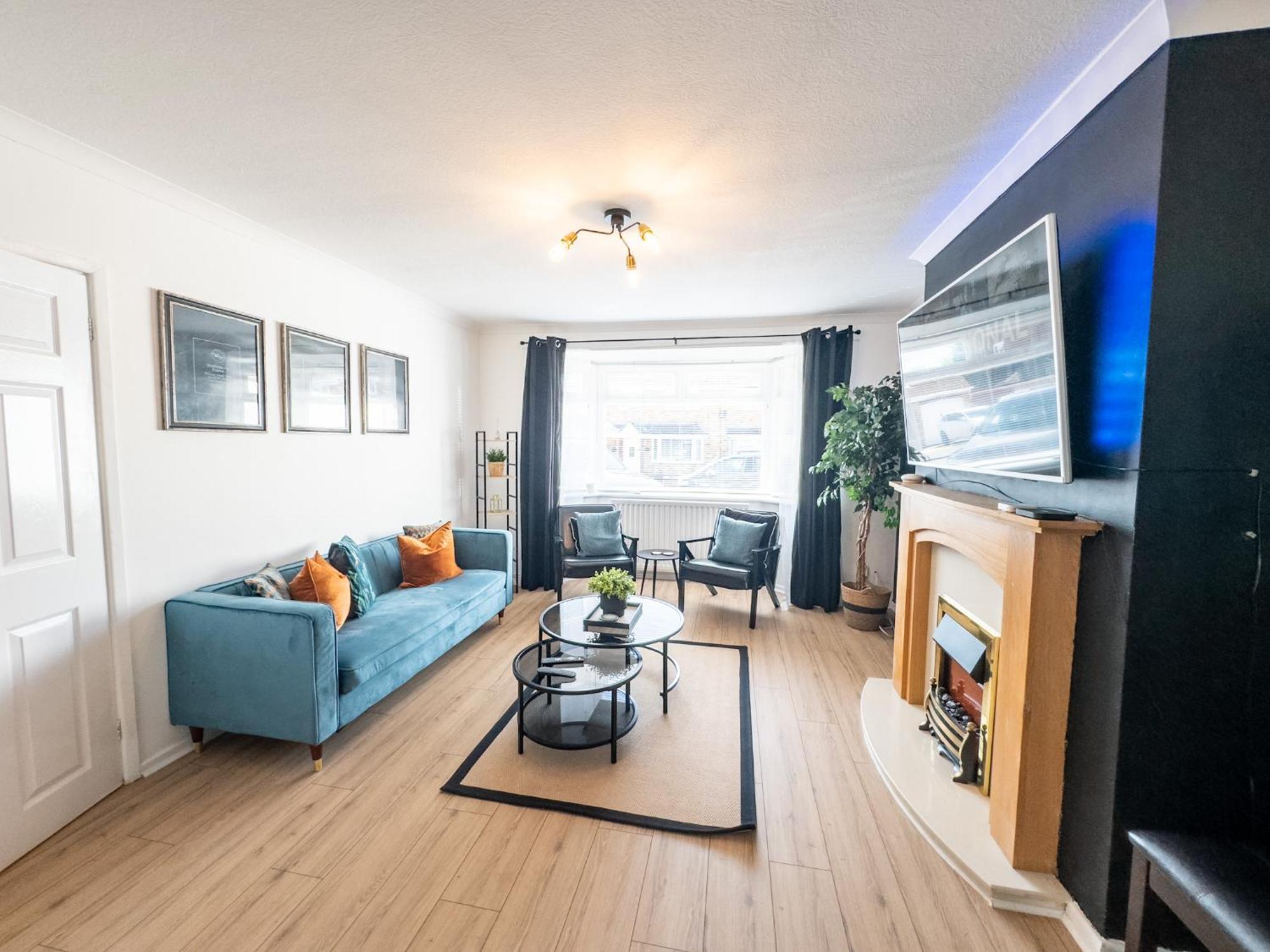 Rnm - Business Professionals Ready, Cost Effective For Large Stays! 3 Bedroom Lounge, Private Access & Entire Place, Kitchen & Washroom With Amenities, Smart Tv, Easy Access, Fast Wifi, Large Driveway, Great Transport Links, Near Worcester Hospital A Екстер'єр фото